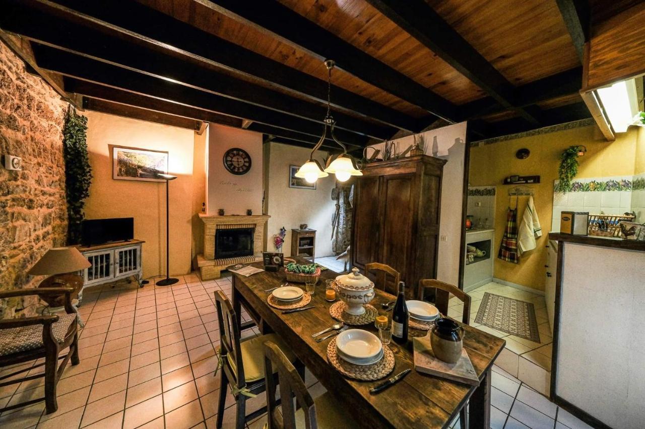 La Maison Huguetoune Nant Exterior photo
